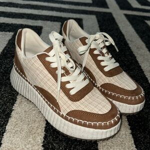 platform sneaker